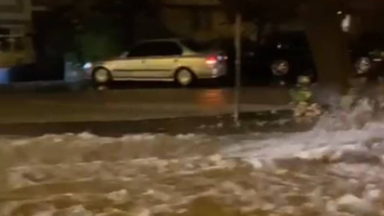 Ankara'da yollar göle döndü